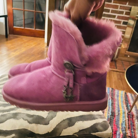 Lavendar UGG Boots adult size 5 - Picture 4 of 16